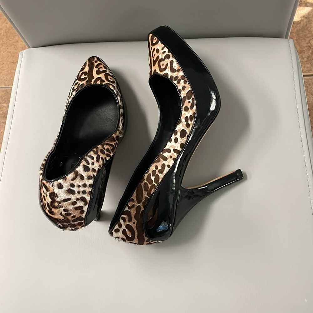 WHBM Pointed Marigold Black Patent Leather and Leopard Print Calf Hair Pump